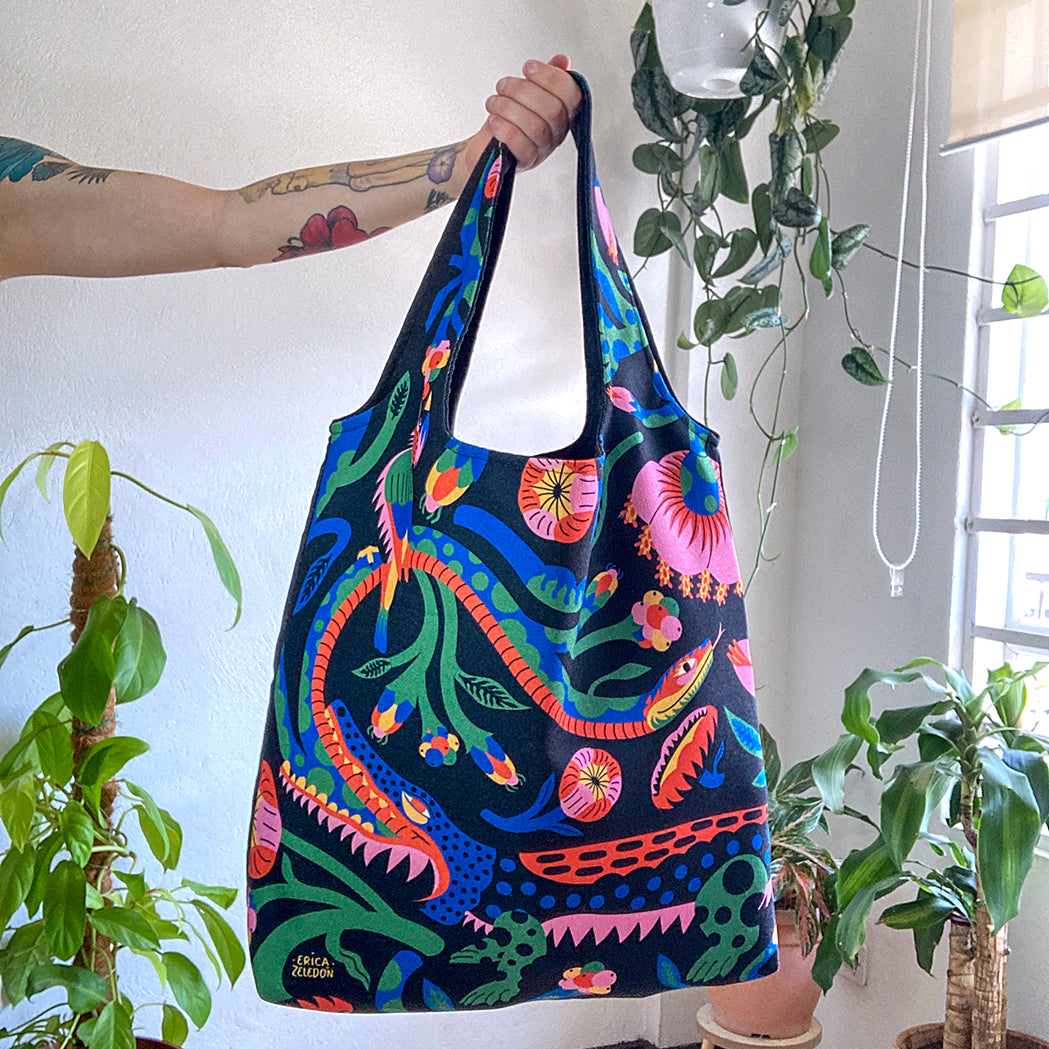 Bolso grande - Cocodrilo y culebra fondo negro