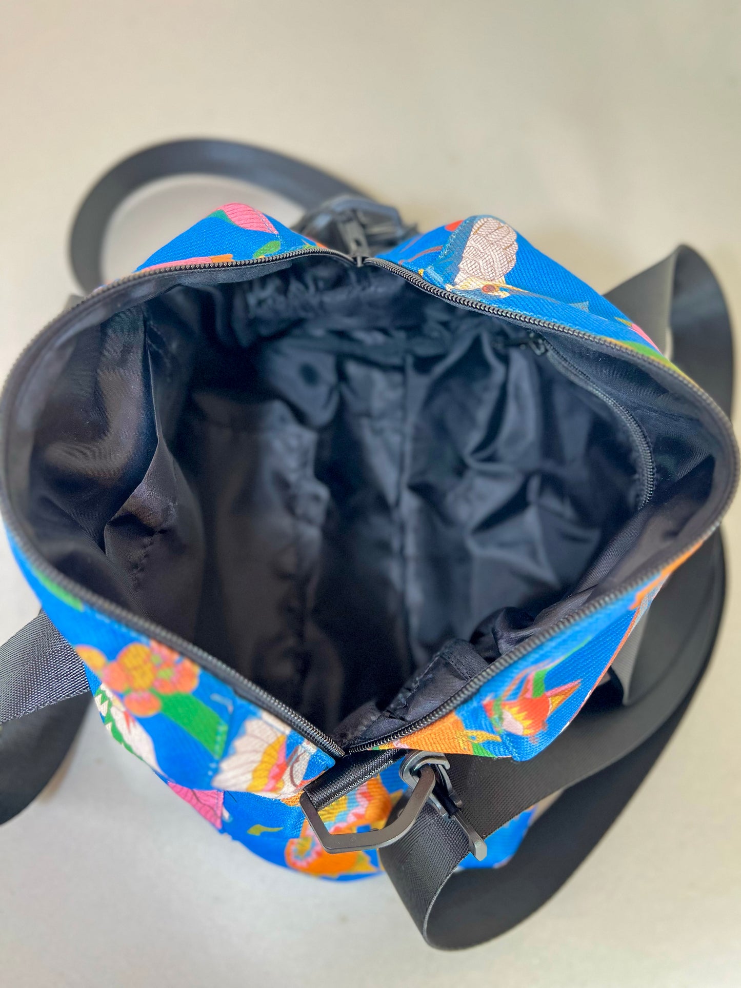 Bolso cruzado - Aves del Paraíso - Fondo celeste