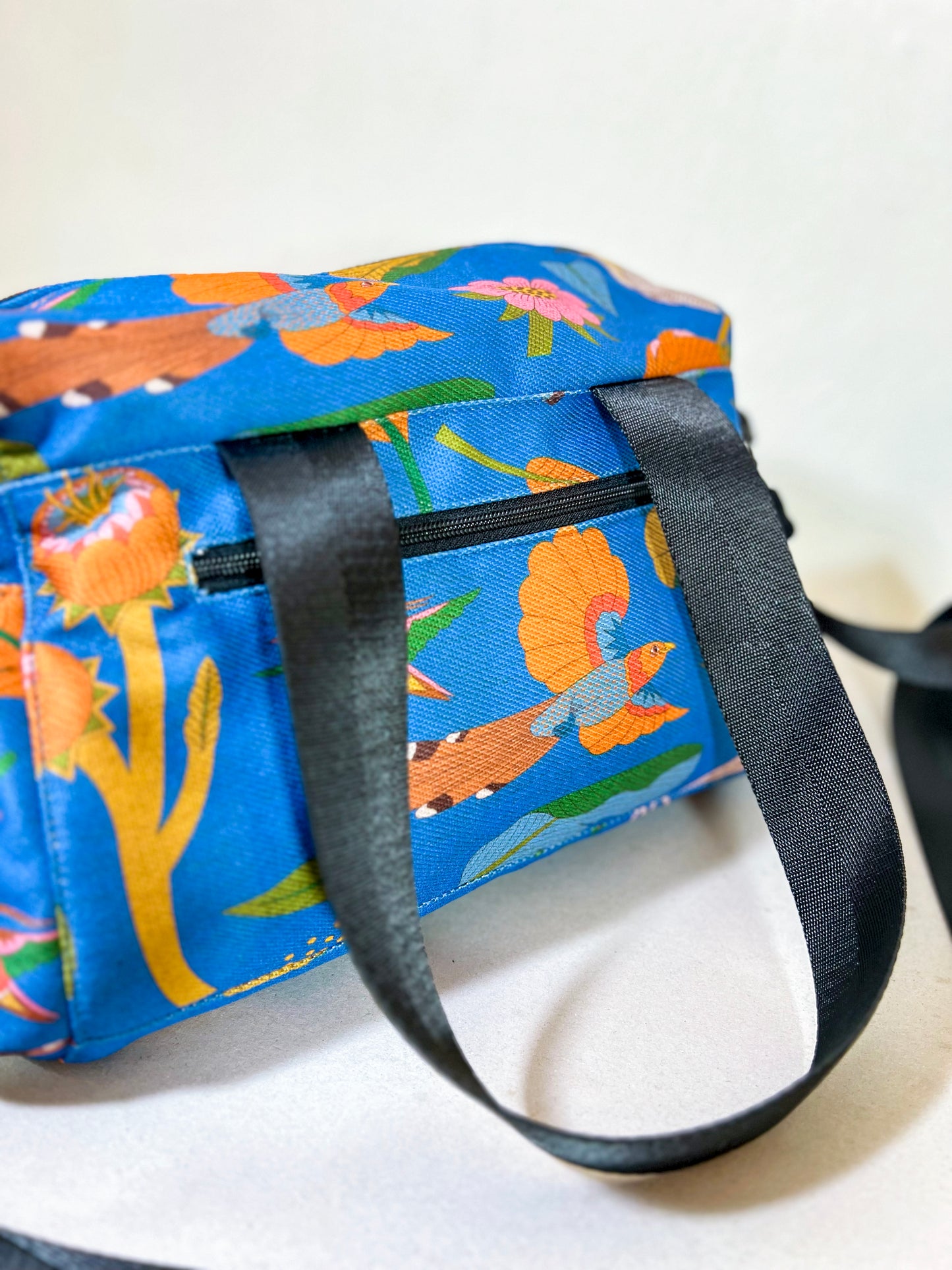 Bolso cruzado - Aves del Paraíso - Fondo celeste