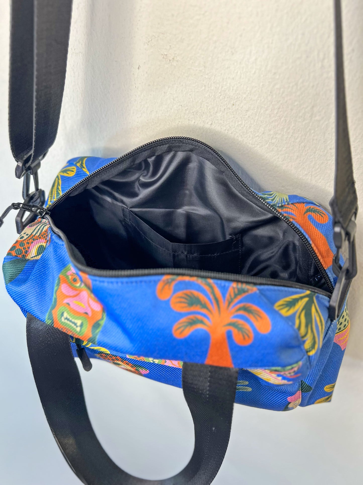 Bolso cruzado - Acá el color es identidad - Máscaras