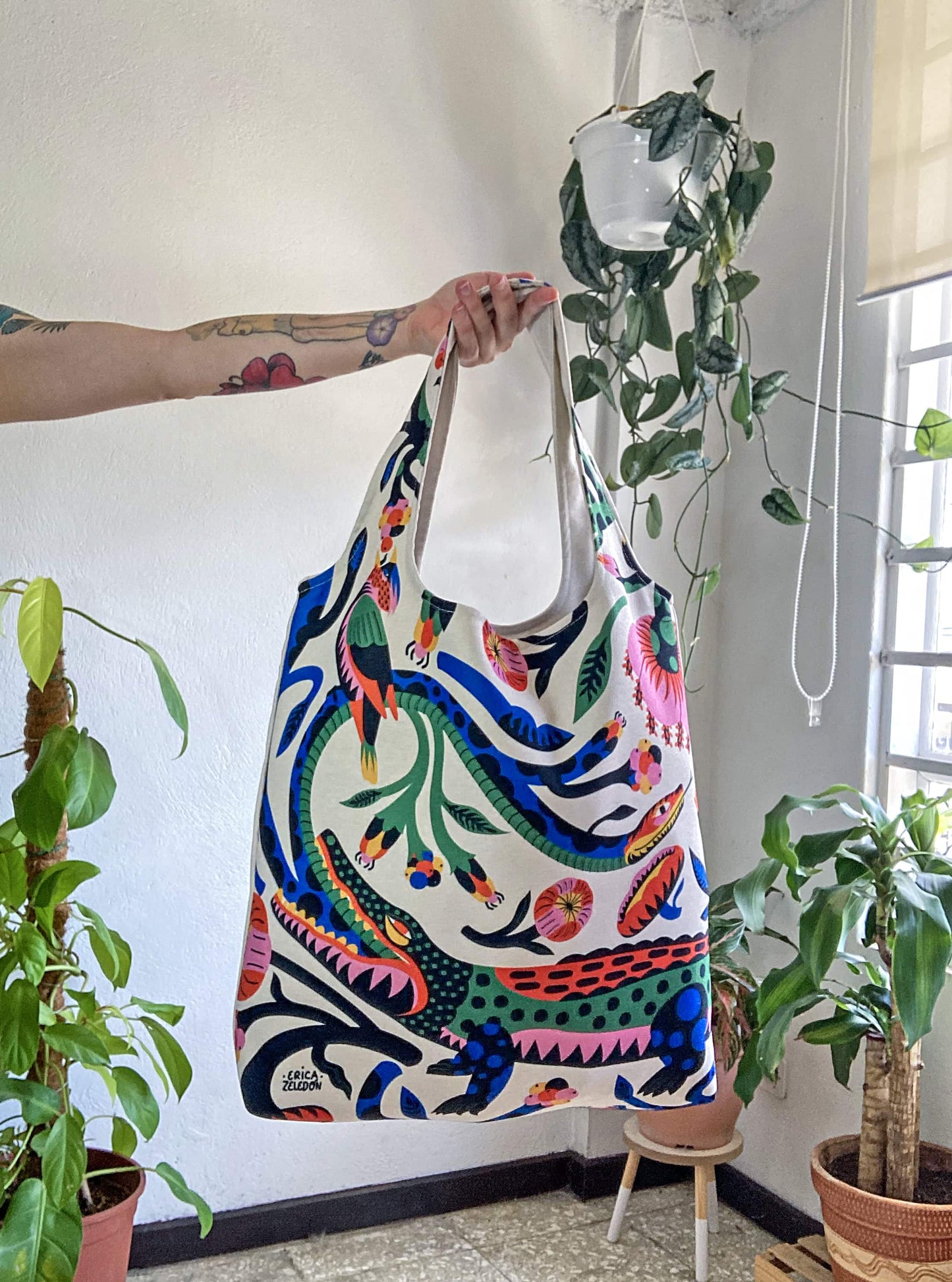 Bolso grande - Cocodrilo y Culebra fondo claro