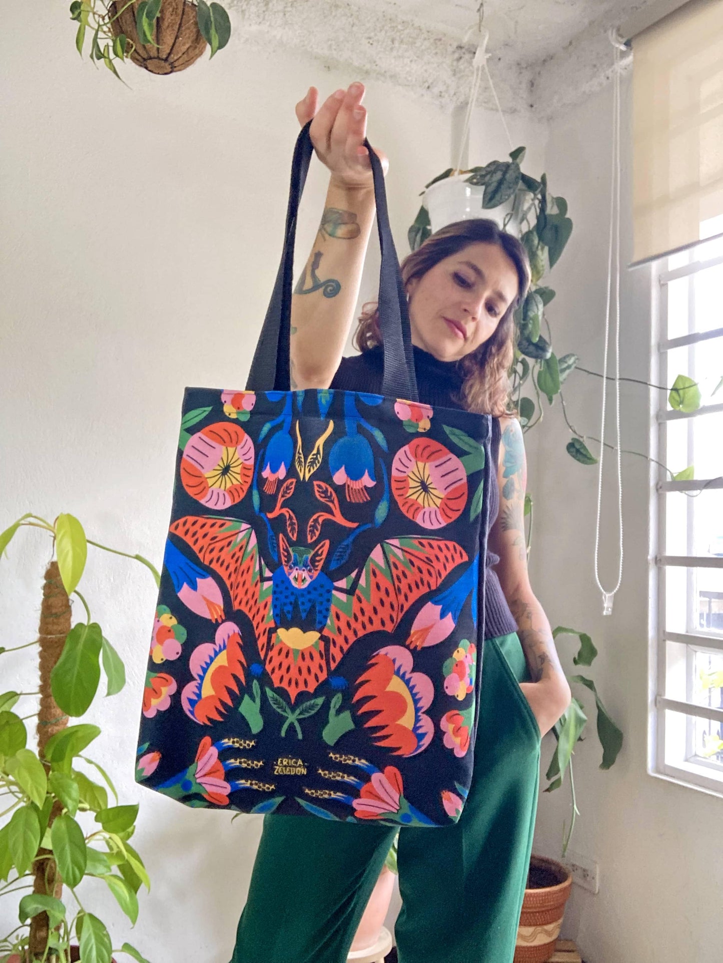 Bolso mediano - Murciélago (fondo negro)
