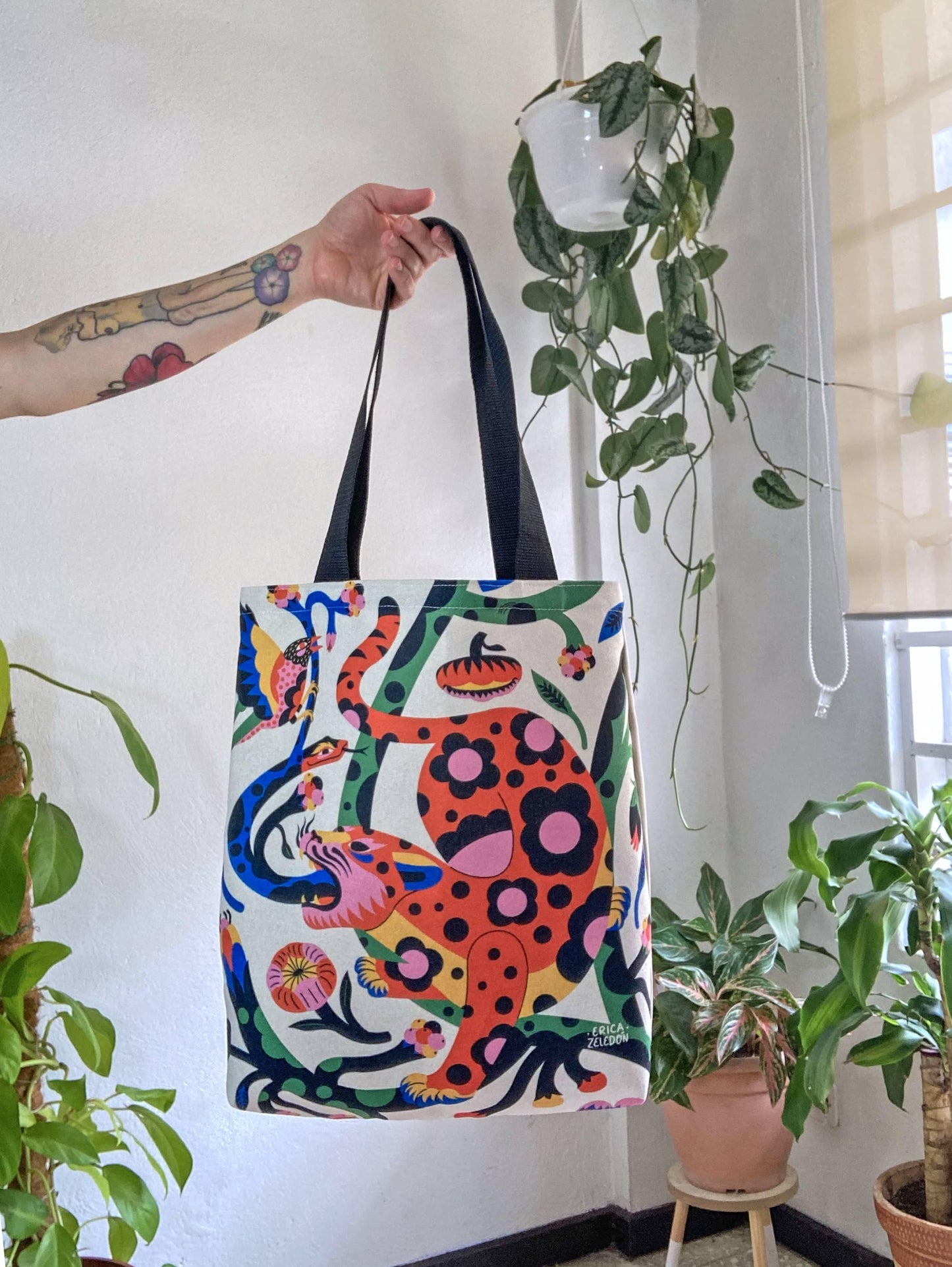 Bolso mediano - Jaguar (fondo claro)