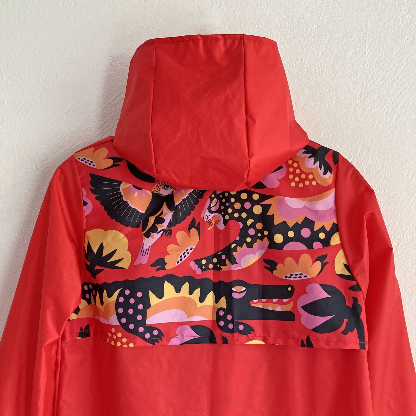 Capa - patrón Animales roja (contra pedido)