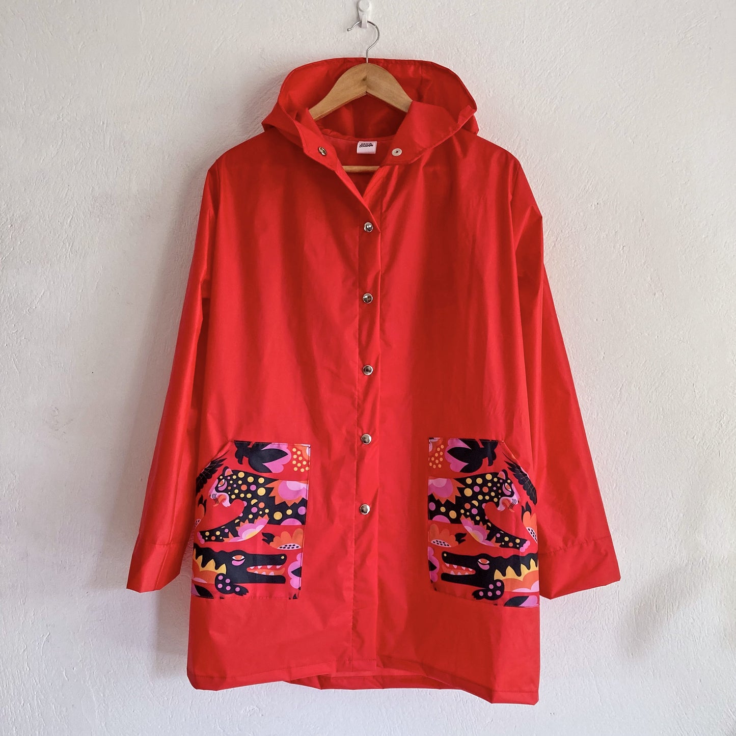 Capa - patrón Animales roja (contra pedido)