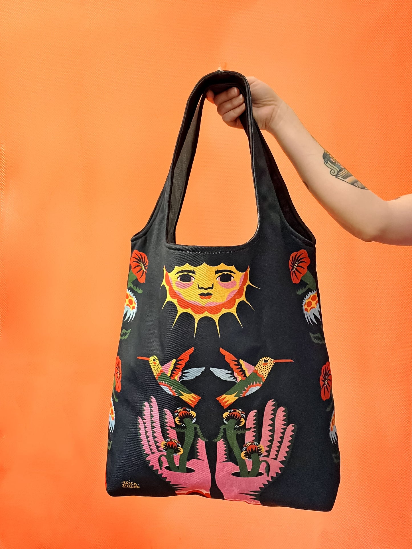 Bolso grande - Manos Abiertas (fondo negro)