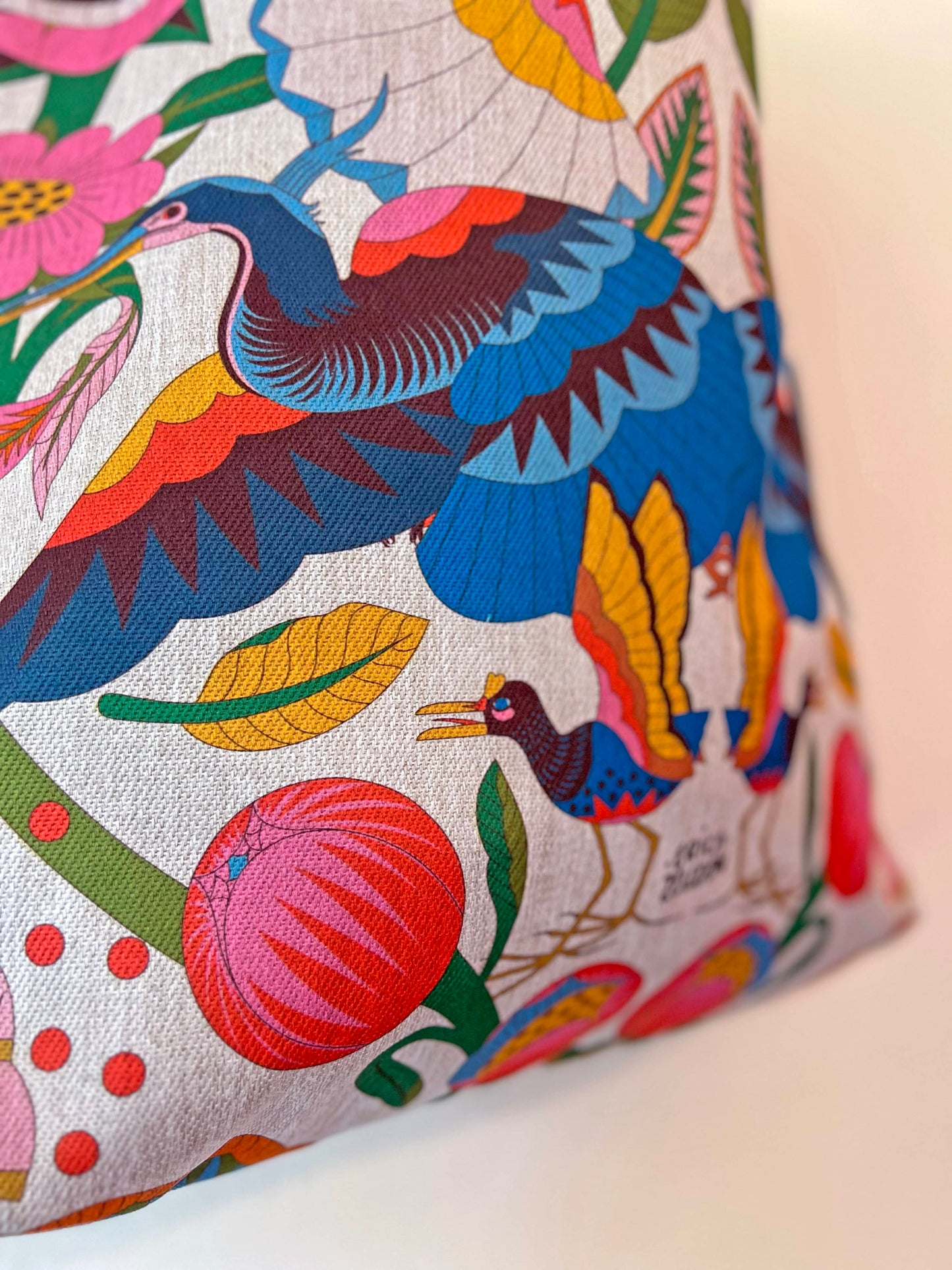 Bolso grande - Aves del Paraíso - Garza agami y urracas